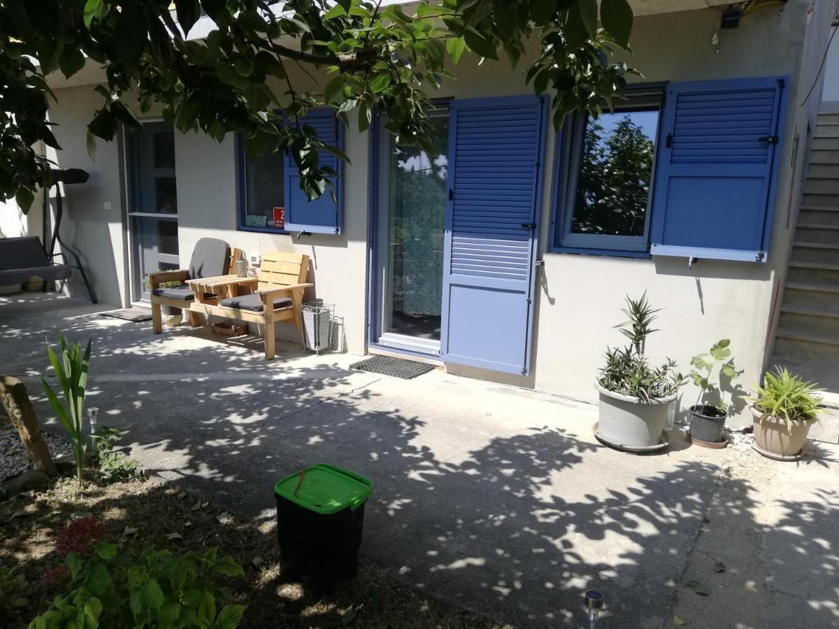 Apartma Salvia-Guest House Люция Екстериор снимка