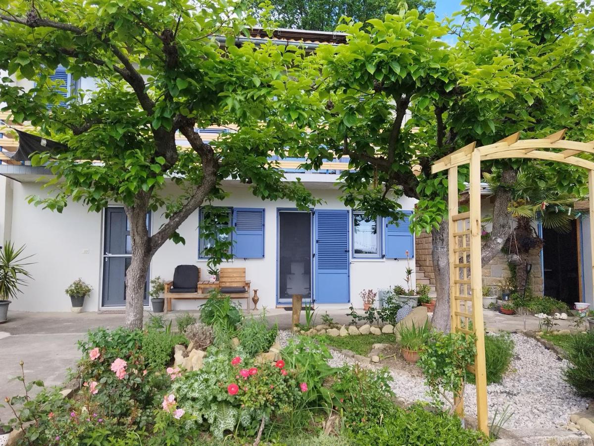 Apartma Salvia-Guest House Люция Екстериор снимка