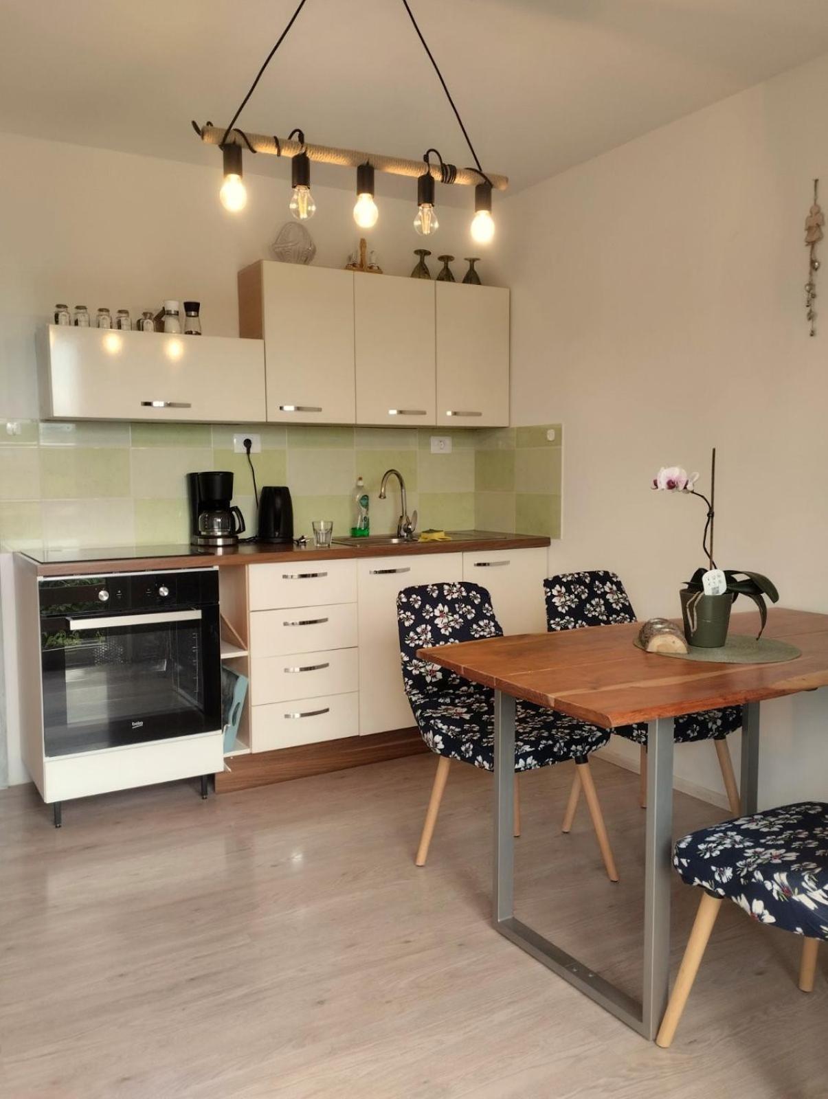 Apartma Salvia-Guest House Люция Екстериор снимка